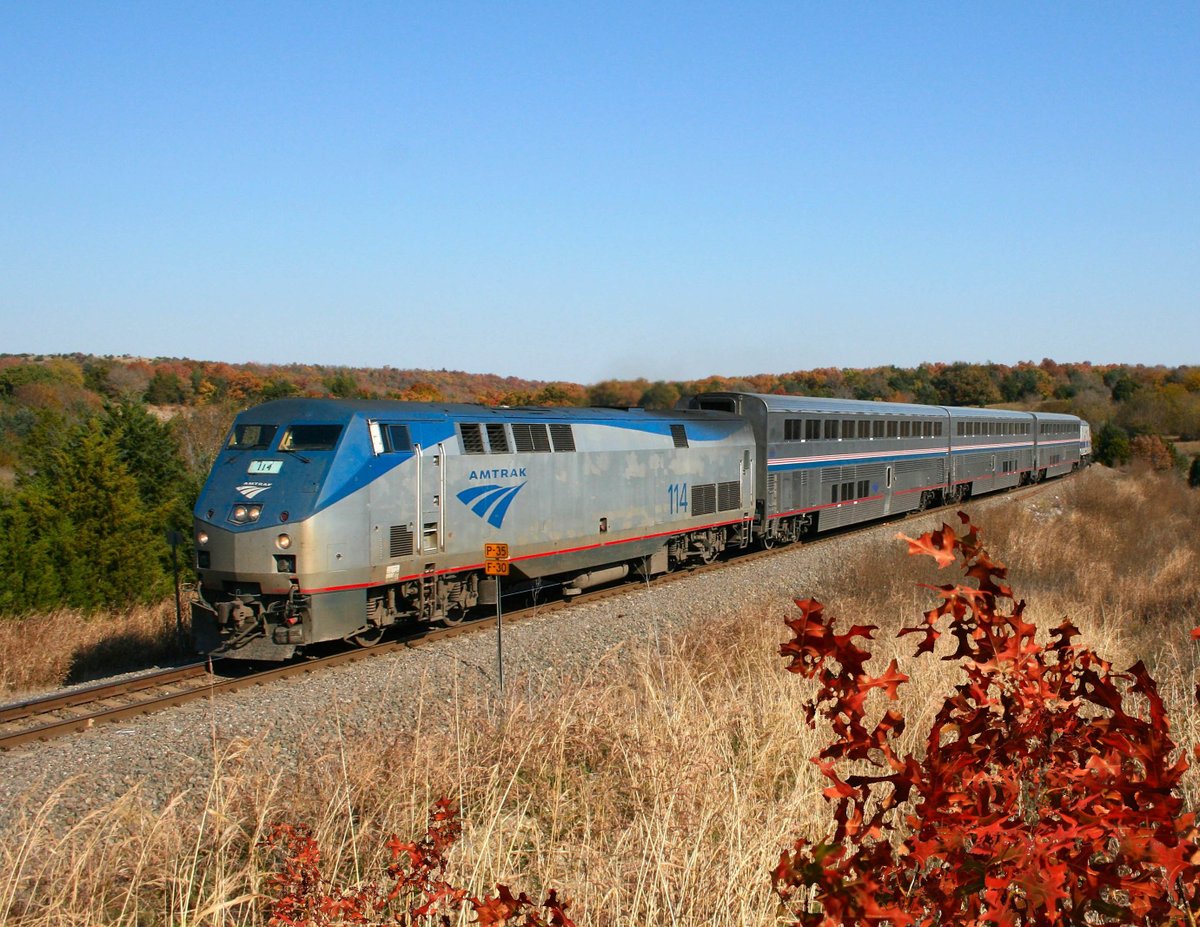 Saddle up for a great adventure on Heartland Flyer and catch the amber waves of Texas and Oklahoma. 🌾 Don't miss out on peak season for fall foliage in the region: bit.ly/3DiQdPo