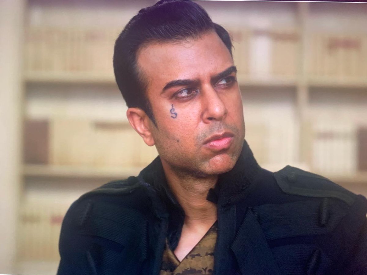 SomanChainani's tweet photo. Making of a cameo, Part 1 🫣

#SchoolForGoodAndEvil https://t.co/hQE8xrSKZa
