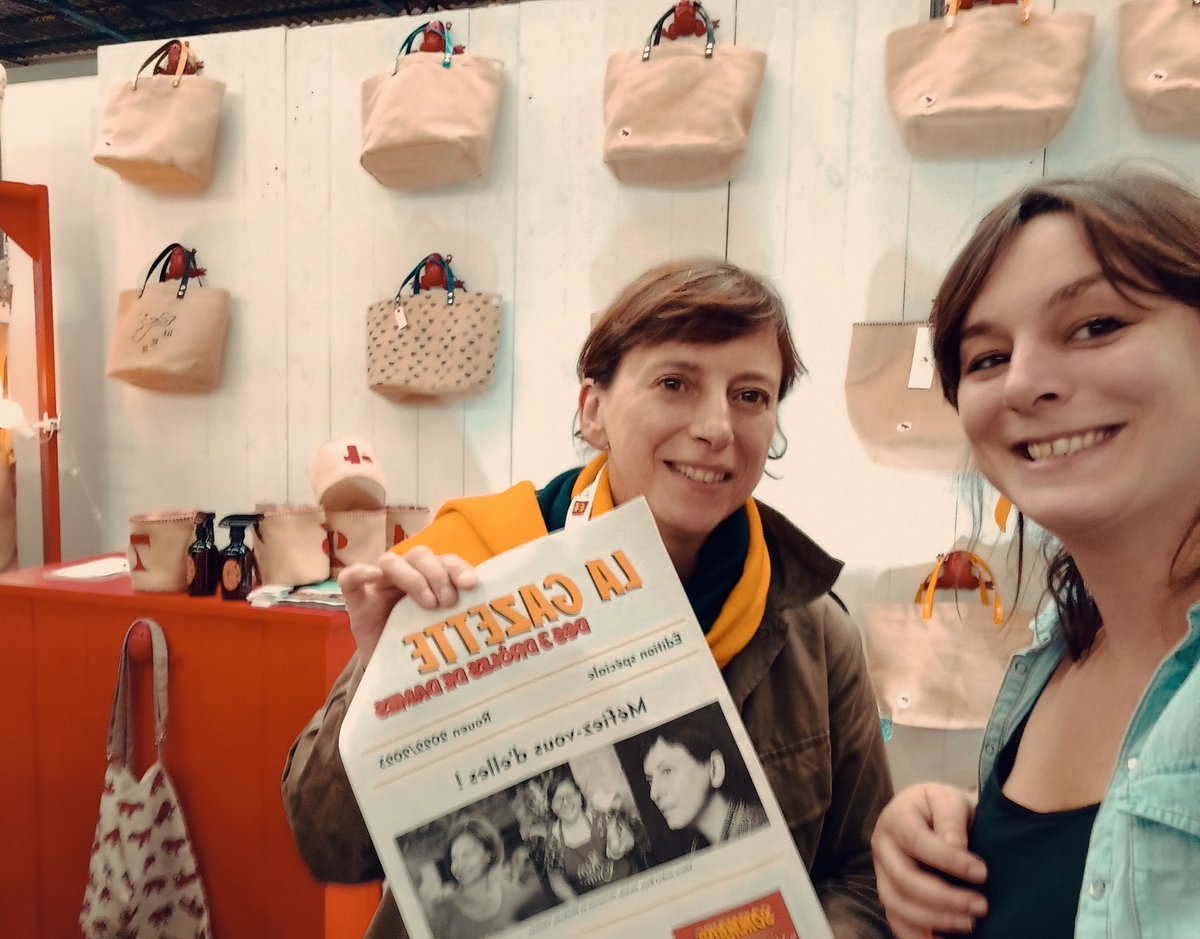 tiphonB's tweet photo. #FENO2022 en direct !!! Avec la gazette des 3 Drôles de Dames 
@groupedplus @RegionNormandie https://t.co/q0FkjT9B6n