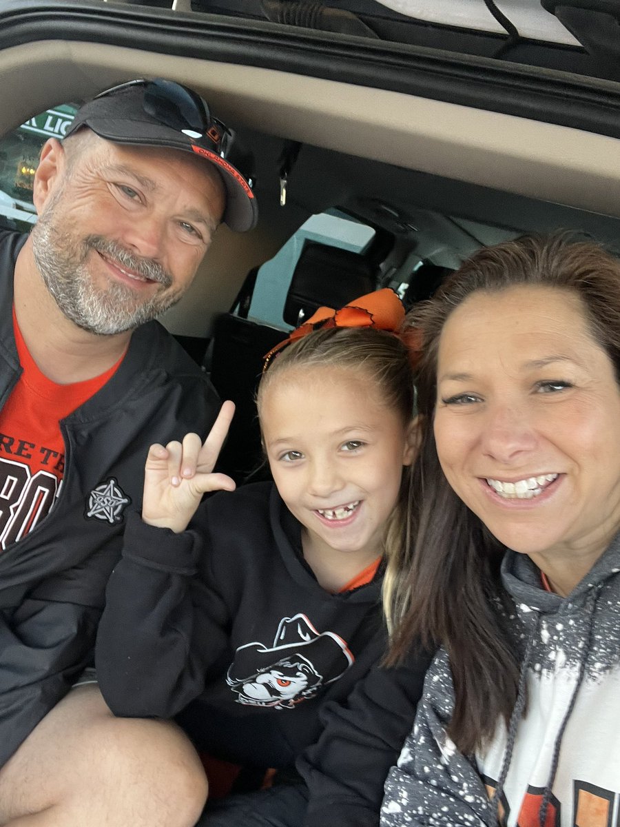 Ranalions's tweet photo. This family bleeds ORANGE!! #gopokes https://t.co/j21kjKWuPC