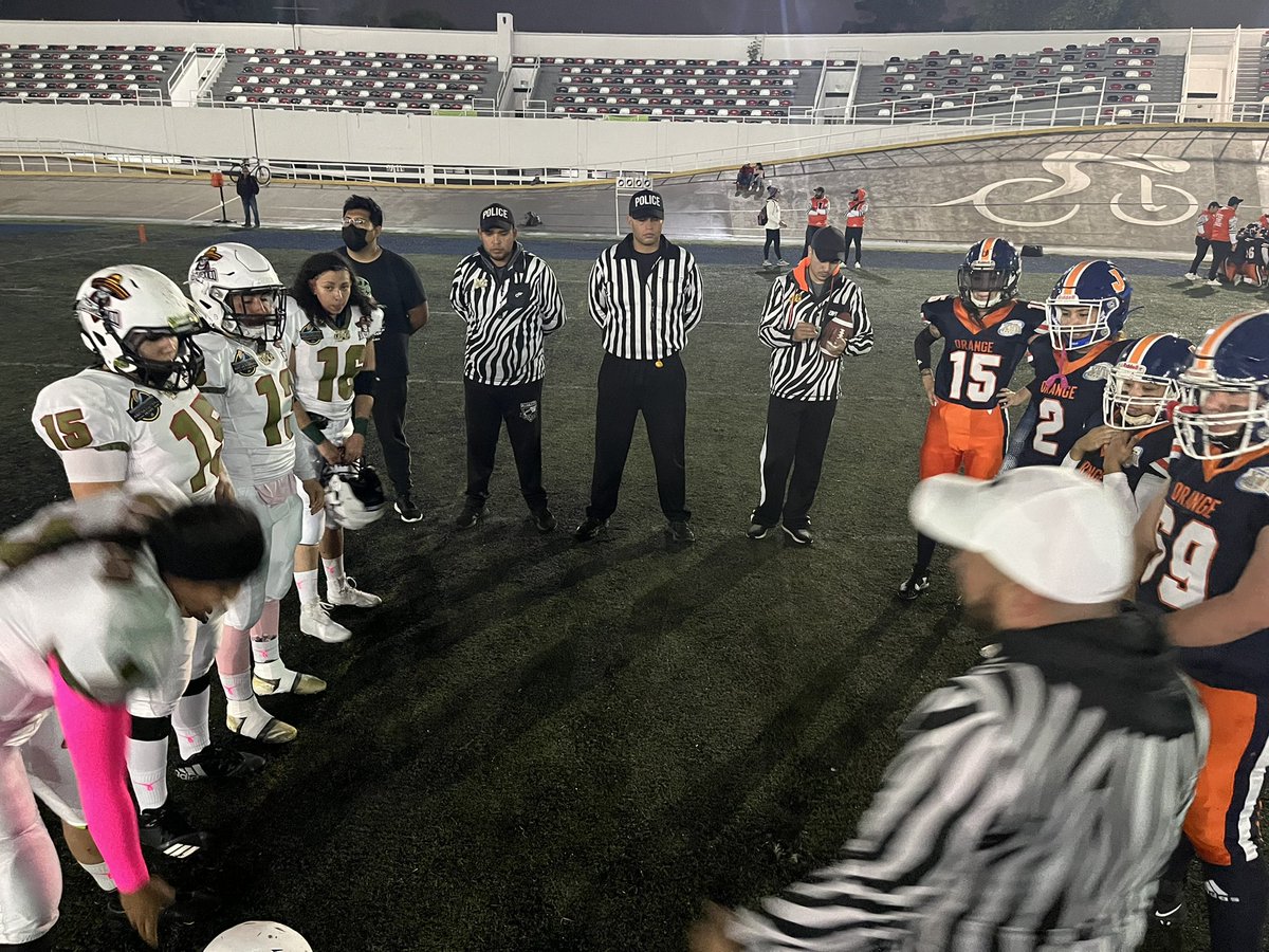 lexfa's tweet photo. Friday Night Lights con nuestra femenil equipada, Jugosos vs Team México.
#femenil #playlikeagirl #teamlexfa #arenafootball https://t.co/gJ3I2y18Q5