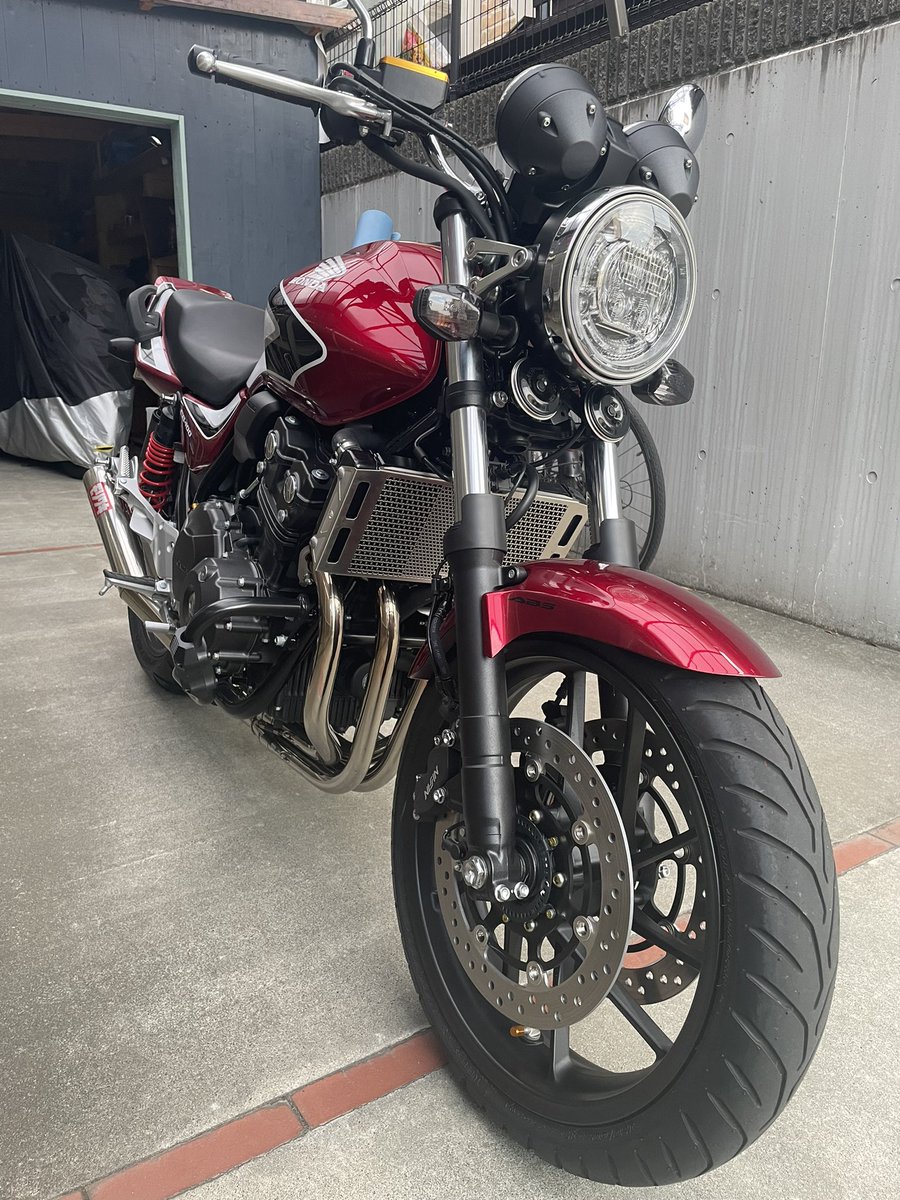 KazuBooth's tweet photo. ハンドアップスペーサーをつけました👍
CBのハンドル位置がかなり前傾だからほんの？すこし？だけど楽になった気がする🥺

クラッチワイヤーがパツパツになったからバイク屋で少し長くしてもらいました！ https://t.co/KLnSajDqd0