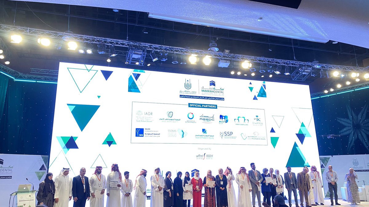 ALDAIL22's tweet image. أبارك لفريق البحث زملائي وزميلاتي الفوز بالمركز الأول في مؤتمر مكة الدولي لطب الأسنان IADR ، واخص بالتبريك لمتحدثنا وخير من مثلنا   @mjeed80x 🤍🤍 
#kku_dent 
#makkahdental2022