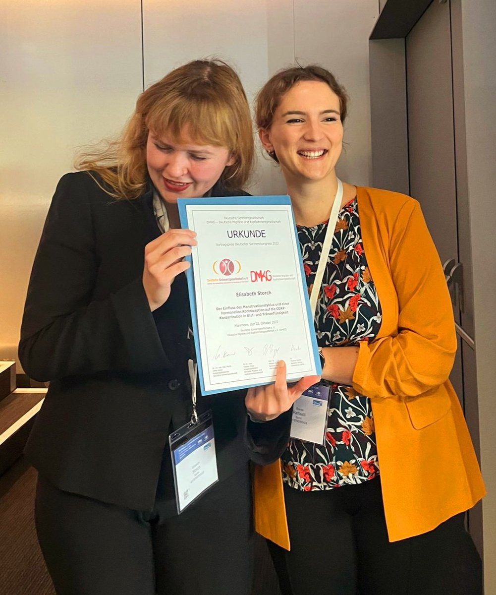 Raffaelli_B's tweet photo. Sooo proud of my doctoral student Elisabeth @doctorelise2 who won the Top Young Science Prize at the German Pain Congress this morning. 🤩👩‍⚕️🧠 Happy to have contributed to this success and always learning from the best @UweReuter3 in the best research group ❤️ @ChariteBerlin https://t.co/KC9cg72bDm
