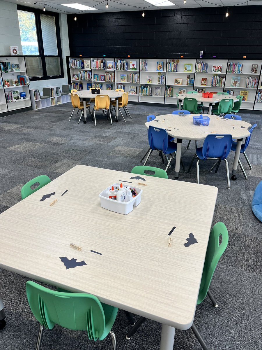 library_OESSCC's tweet photo. 🦇OES Students have been researching bats in the library.  After completing research, students created a bat that appears to fly! It’s great to be a Saint! 🦇 #greatdayinscc @sccboe #everystudentprepared https://t.co/2JEutPrOQJ