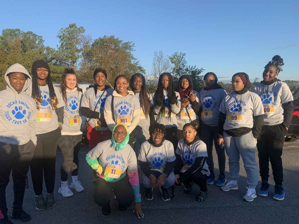 OscarSmithHigh's tweet photo. A few more pics from the Tiger Trot where all proceeds go to #Smith families in need.  @OFSAmbushNation #smithset #InspireCPS #Morgan https://t.co/WzIuuTzMJB