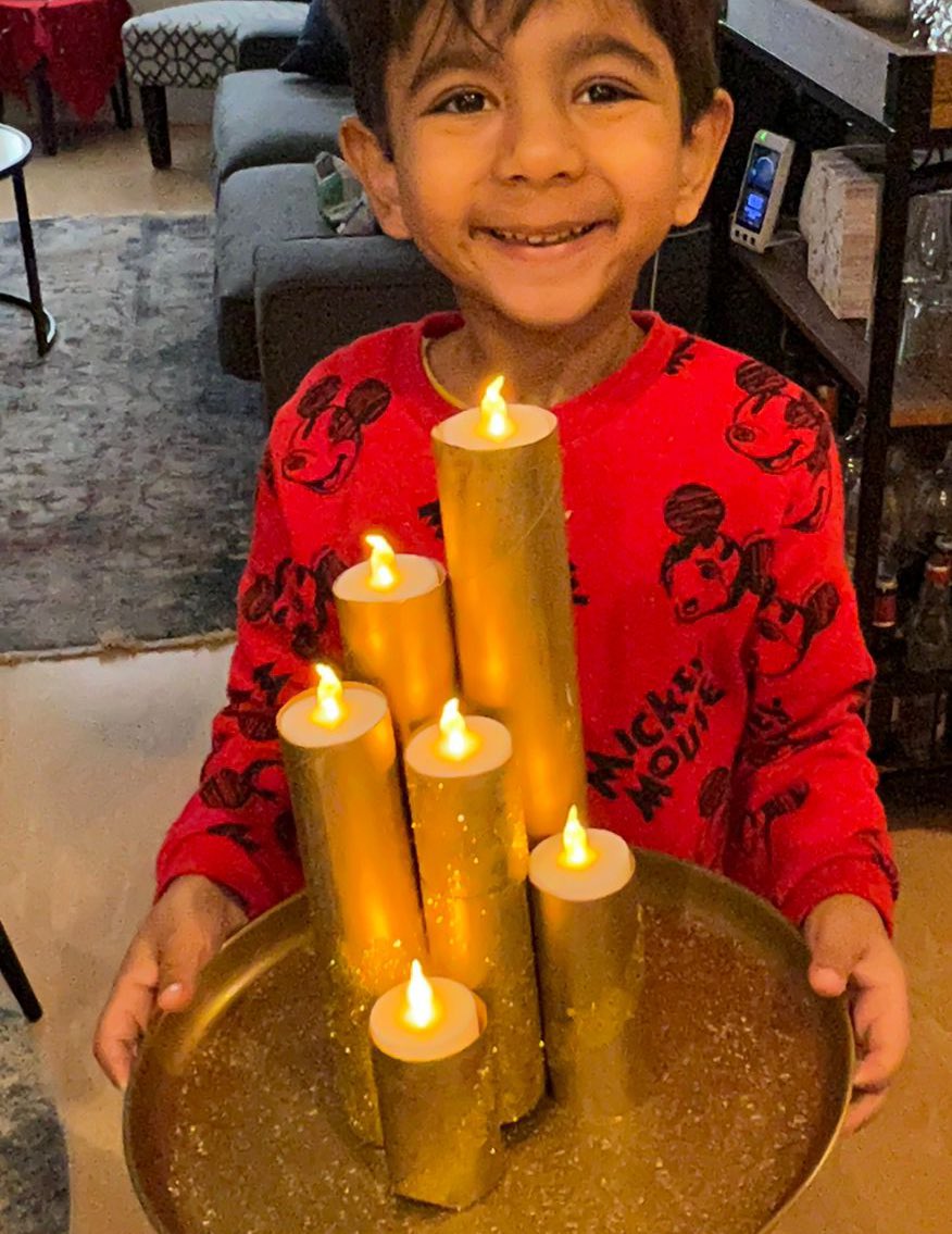 LuniSabharwal's tweet photo. Art Craft and Festivities! “We can colour some toilet paper rolls and put glitter, they will be awesome”, says Aayan. Reduce, Reuse, Recycle!! @ManorParkSchSM1 @LEOacademies @ReduceReuseRe15 @Mayor_Sutton #gogreen #sustainability #recycle #reuse #thinkgreen https://t.co/wOYAC19wkd