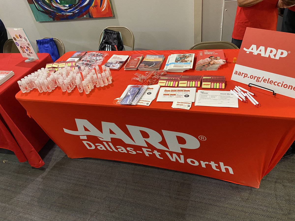 zsolistx's tweet photo. The @AARPTX #DFW volunteer team representing and informing our #Dallas community at the #BinationalHealthFair! -with #ConsulateOfMexico #ServingOurCommunity #VolunteerPower #AARPEmployee https://t.co/zyacycPsWS