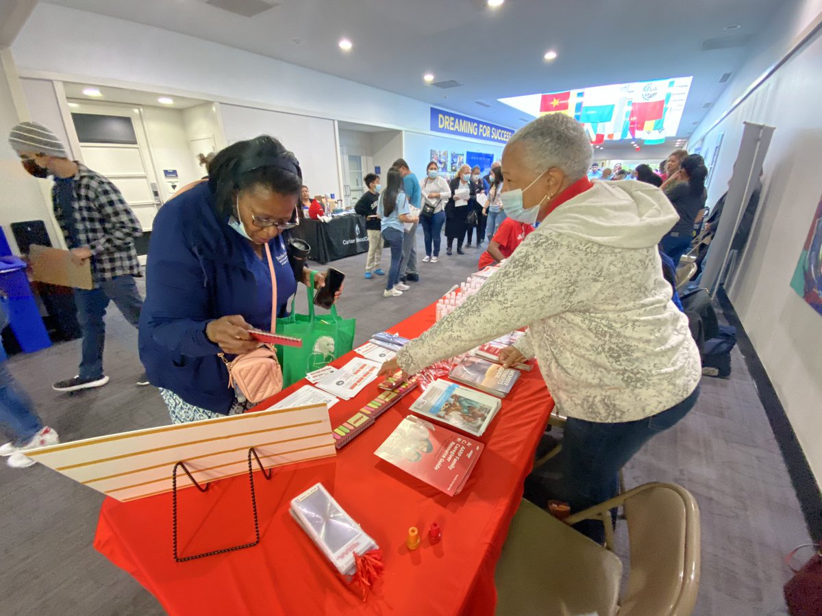 zsolistx's tweet photo. The @AARPTX #DFW volunteer team representing and informing our #Dallas community at the #BinationalHealthFair! -with #ConsulateOfMexico #ServingOurCommunity #VolunteerPower #AARPEmployee https://t.co/zyacycPsWS