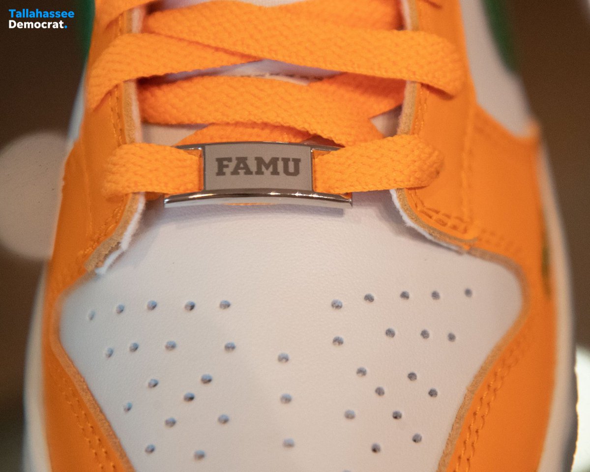 JustFreshKicks tweet media
