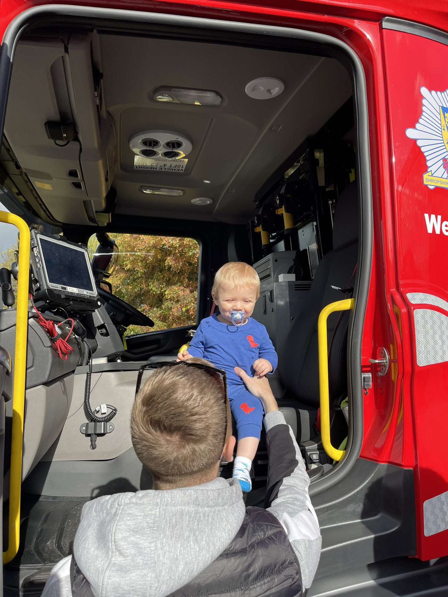 itsryan_evans's tweet photo. Finley’s first fire station open day and he loved it! 🐻 @SFRS_WL_oncall 

Think we may have a fireman in the making… 🚒 https://t.co/It422IgLKk