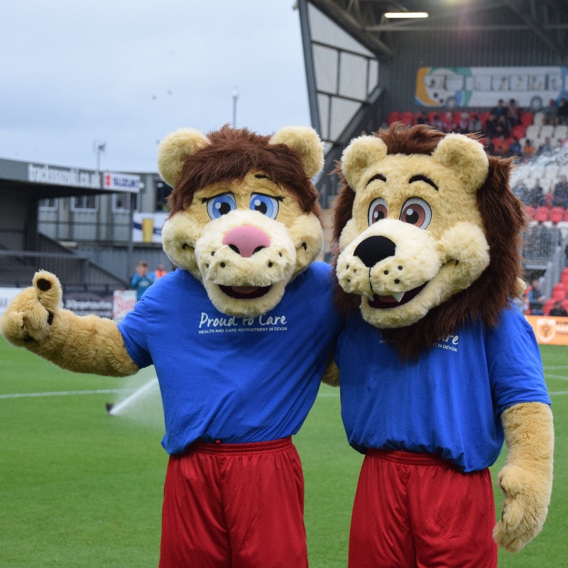 DevonCC's tweet photo. 💙 @OfficialECFC are kindly supporting our efforts to raise awareness of the amazing job that #SocialCare workers in Devon are doing!

Today, the players are backing our campaign, to be Proud to Care. Scroll through some photos below 👇

@ProudToCareDevon | #ECFC