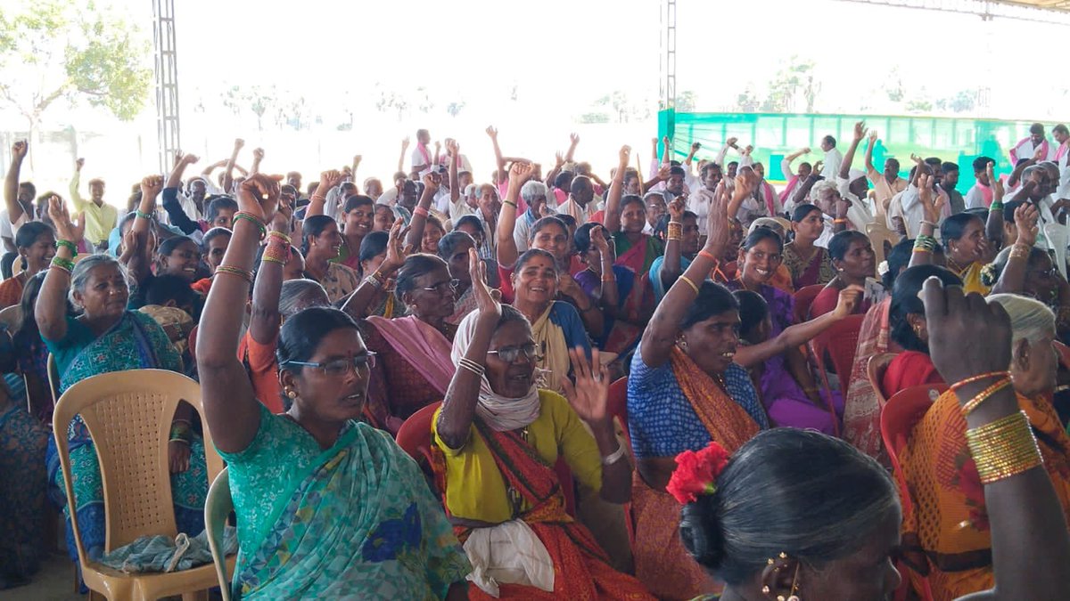 balarajuyadav's tweet photo. మునుగోడు మండలం కొంపెల్లి,కల్వకుంట్ల గ్రామాలలో యాదవ్- కుర్మ ఆత్మీయ సమ్మేళనం డా.దూదిమెట్ల బాలరాజు యాదవ్ @KTRTRS @MPsantoshtrs @TelanganaCMO https://t.co/Sag9kI32iJ