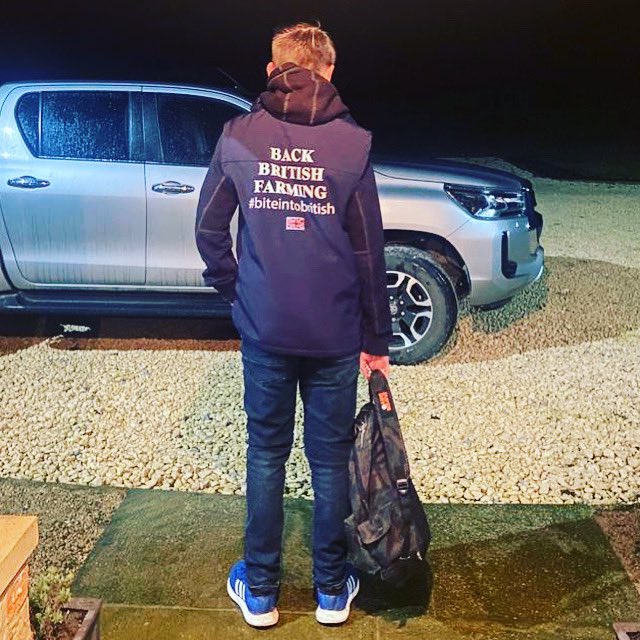 Our #youngfarmer #futurefarmer setting off on his residential to Italy 🇮🇹 proudly sporting his 🇬🇧 gilet
Well done for spreading the word young man 💪
#biteintobritish #backbritishfarming 
🇬🇧🚜🇬🇧