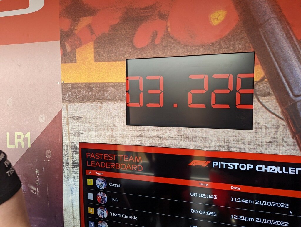 acl_613's tweet photo. Just ya average pit crew #USGP #USGP2022 #tracktv https://t.co/cdiw263huA