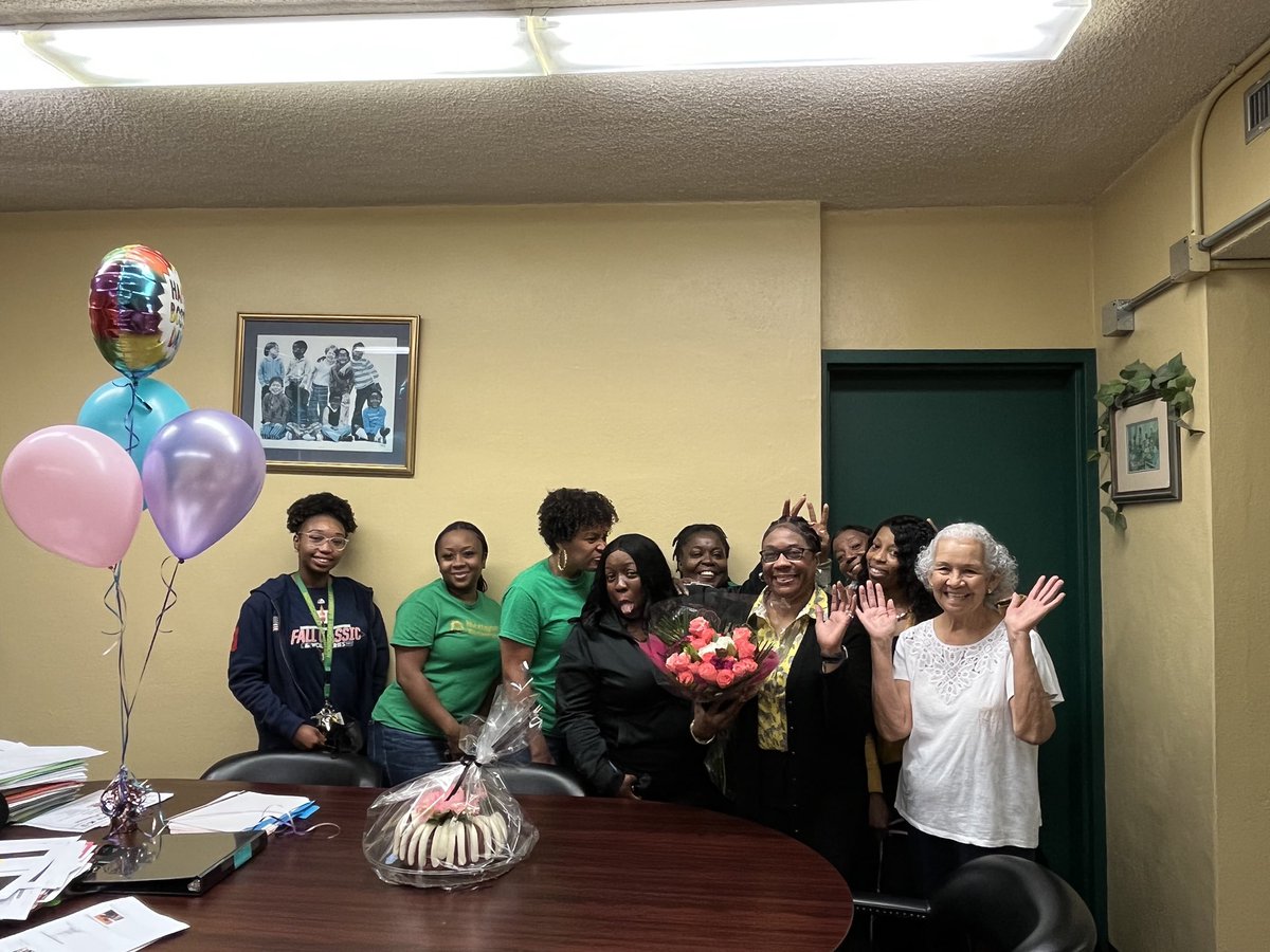 @WrapN4Dcause (@wrapn4dcause) on Twitter photo Montgomery ES celebrating our Principal Dr.McNeil.#Principalappreciation #montgomeryES <a href="/wrapn4dcause/">@WrapN4Dcause</a> <a href="/WRS_MSFarray/">Ms. Farray_WraparoundMilneES</a> #wraparoundhisd #HISDWRAPAROUND Montgomery ES celebrating our Principal Dr.McNeil.#Principalappreciation #montgomeryES <a href="/wrapn4dcause/">@WrapN4Dcause</a> <a href="/WRS_MSFarray/">Ms. Farray_WraparoundMilneES</a> #wraparoundhisd #HISDWRAPAROUND