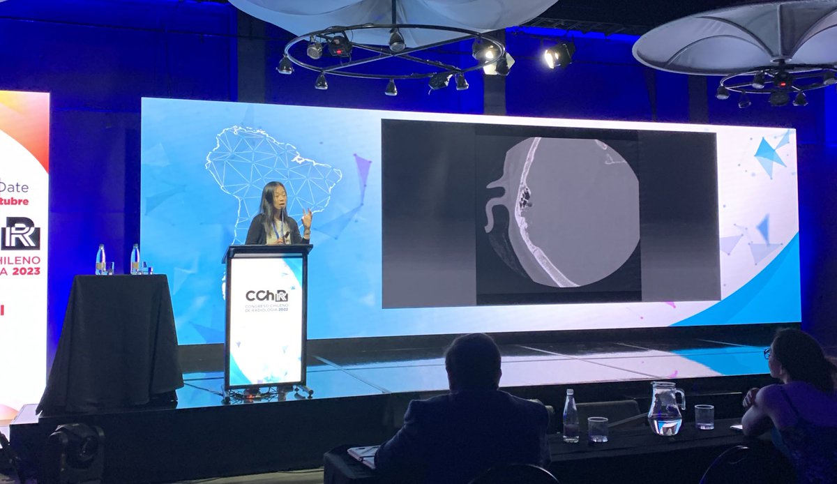 cpn's tweet photo. #CChR2022 Hoy última jornada del Congreso Chileno de Radiología @RadiologiaChile @amyfjuliano exponiendo una extraordinaria clase de hueso temporal! https://t.co/ZBE33BwT9P