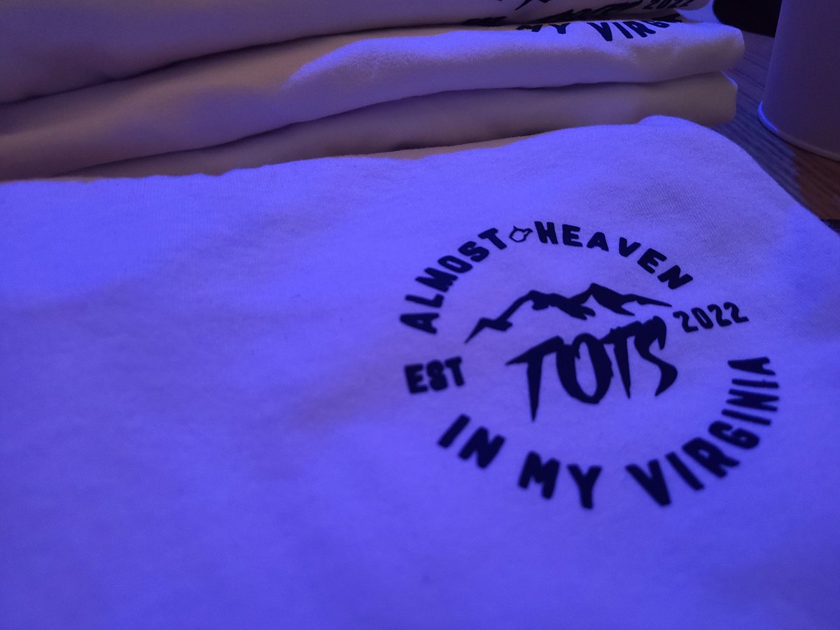 Personally_Ash's tweet photo. sold a couple of these bad boys last nighttt~ 
hit me up if you'd like one! if you give me an extremely kind compliment, I'll take $5 off and ship it to ya for free 🥰✨ https://t.co/BaRybpqYsY