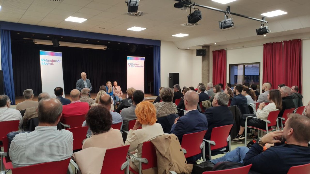 📸 Imágenes del paso de <a href="/Refundacion_Lib/">Refundación Liberal 🇪🇸🇪🇺</a> por Valladolid en su encuentro con afiliados y cargos públicos 👇🏼
🗣️Donde todos los compañeros pudieron participar, e informarse de los avances y retos de la Refundación ❗

¡Continuamos trabajando por este proyecto!  💪🏻
