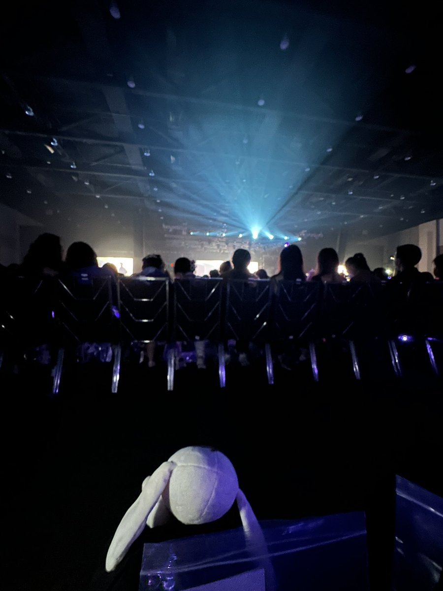 xinglepringle's tweet photo. Helixing is enjoying the concert so far 🥹

@layzhang 
#GRANDLINE2SetSail
#GRANDLINEinTH
#LAY_GRANDLINE2 https://t.co/x3OZAGvQUO