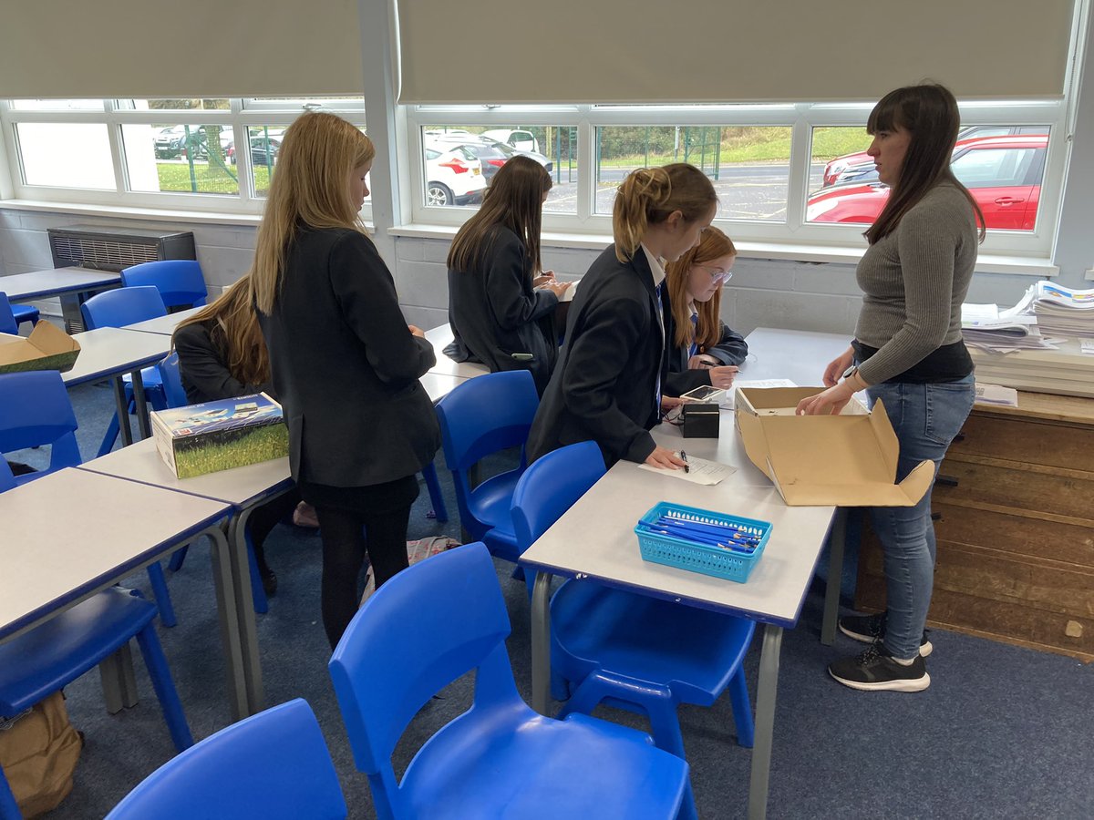 EcoSchoolsTCS's tweet photo. Thank you @BethanCopner for your visit to our @EcoSchoolsWales committee last week to deliver the sustainability and global warming session. It was enjoyable and informative. @VISTAProject2 @GeographyTCS @YGTredegarCS @BlaenauGwentCBC @UniSouthWales #STEM https://t.co/upz7LlszTO