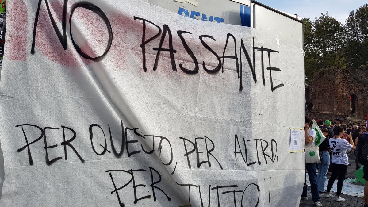 exploitpisa's tweet image. In migliaia per le strade di bologna per una mobilità sostenibile, pubblica e gratuita. 

Dal collettivo di Fabbrica #GKN alle reti ecologiste locali e nazionali, ci opponiamo ad un modello economico del passante di mezzo, l&apos;ennesima opera inutile e sbagliata.

#insorgiamo