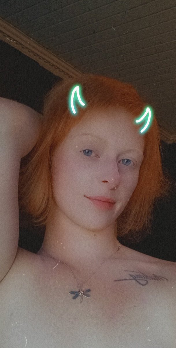 VixynnC's tweet photo. I'm tryna driiiink today , yall should check out my content 😜
#sellingcontent #buyingcontent #nudes https://t.co/DpfMpJBMAa