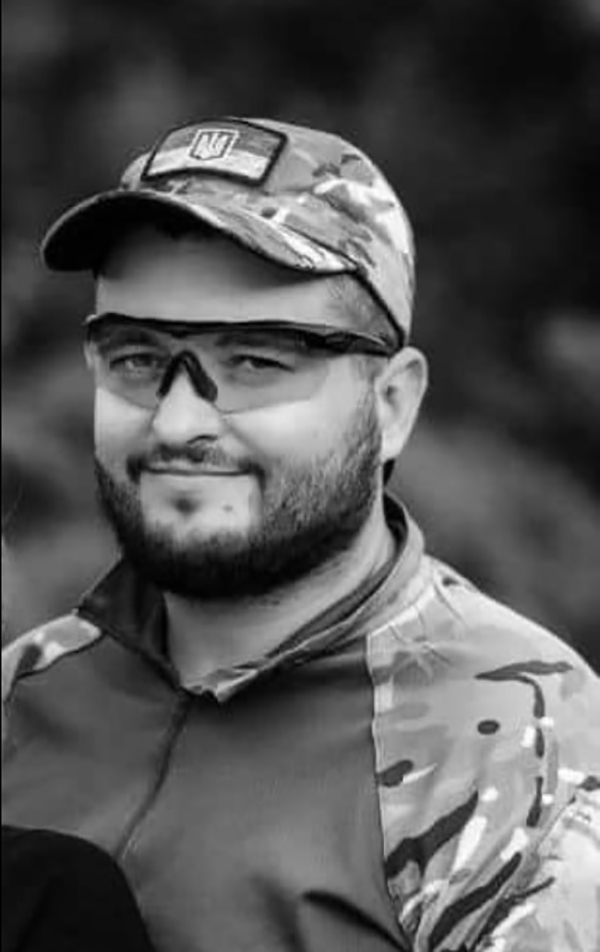 censor_net's tweet photo. Добровольця ДФТГ "Свобода" Олексія Щербину вбили у Києві 

https://t.co/8Zv8Bu1WFF https://t.co/0IVcdbtyln