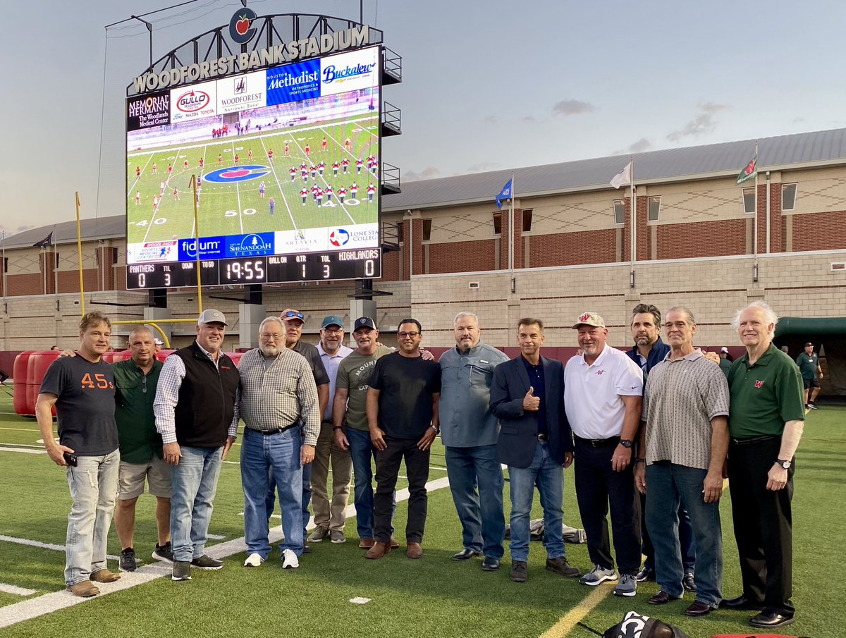 extrastout72's tweet photo. Honored to introduce the first district champion team last night at their 40 year homecoming. That was back when only 1 team made the playoffs. Defense averaged giving up 7.2 ppg. Glad the Highlanders were able to meet them &amp; I am glad that we were teammates. https://t.co/9rhzrXE8uj