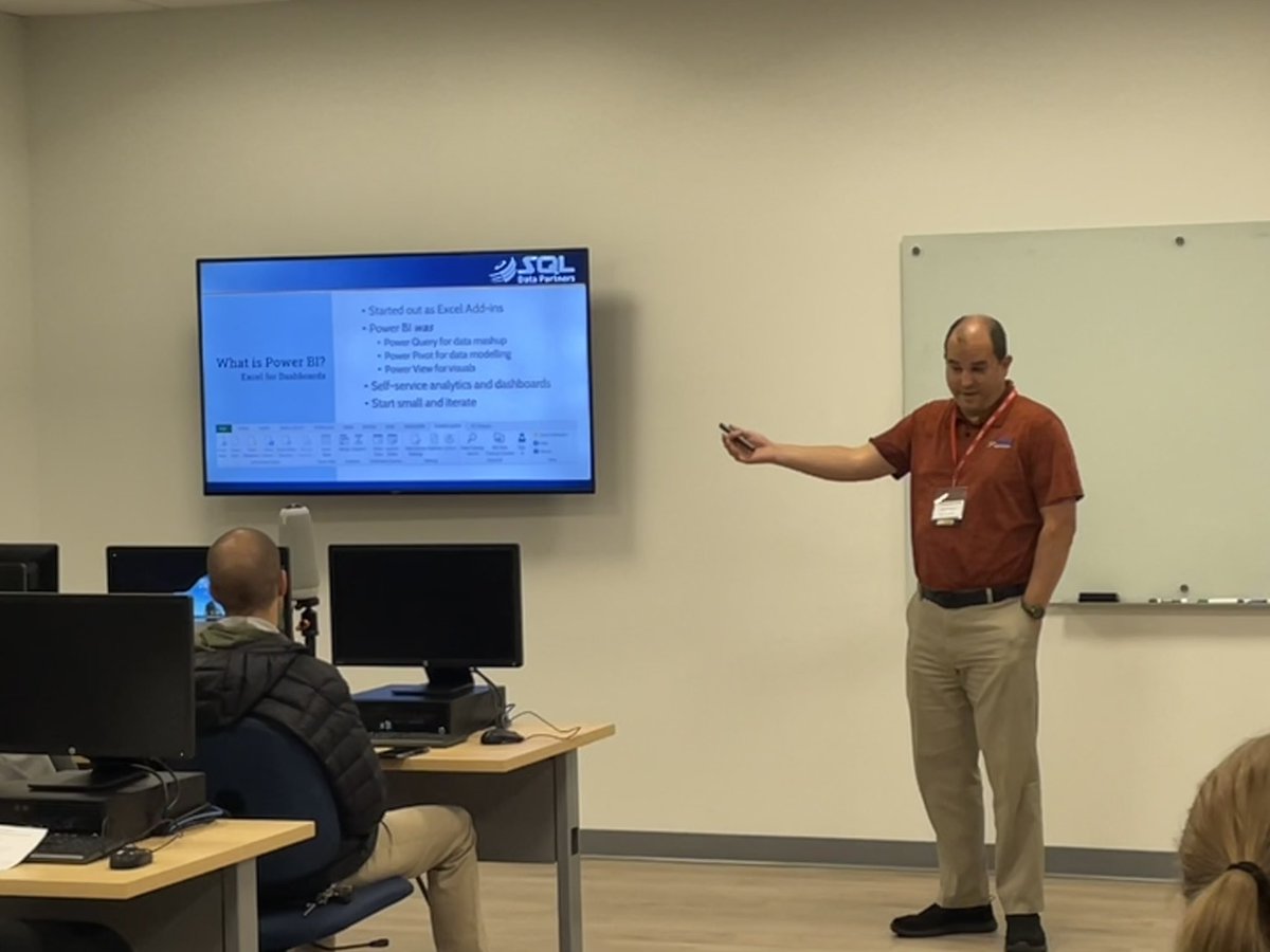 Bill_Lund's tweet image. “Excel 2.0 What Power Bi Can Do For You” session has begun with @CarlosLChacon #sqlsaturday #SQL #SQLDataNow @RichmondSQL @sqldatapartners #sqldatapartners #SQLTrail #richmond #rva #PowerBI #Excel #microsoft @Microsoft