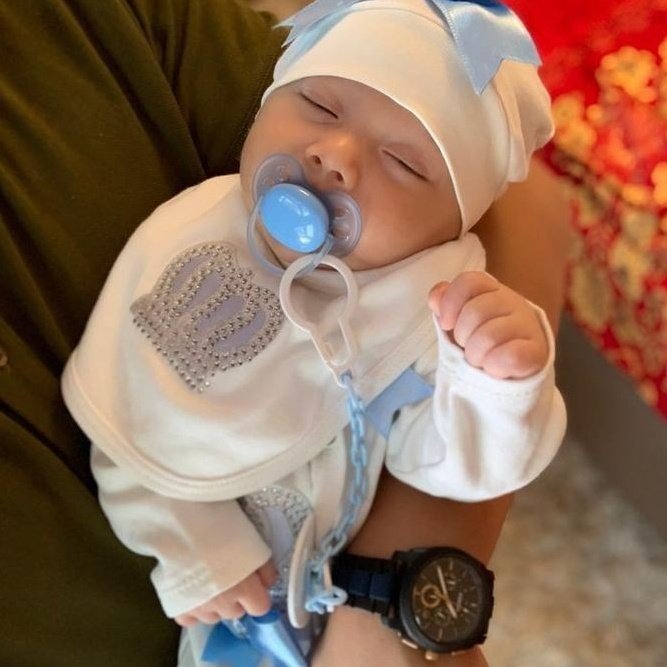 minha mãe espirrou sem querer e eu nasci 😲🤙 #NewProfilePic