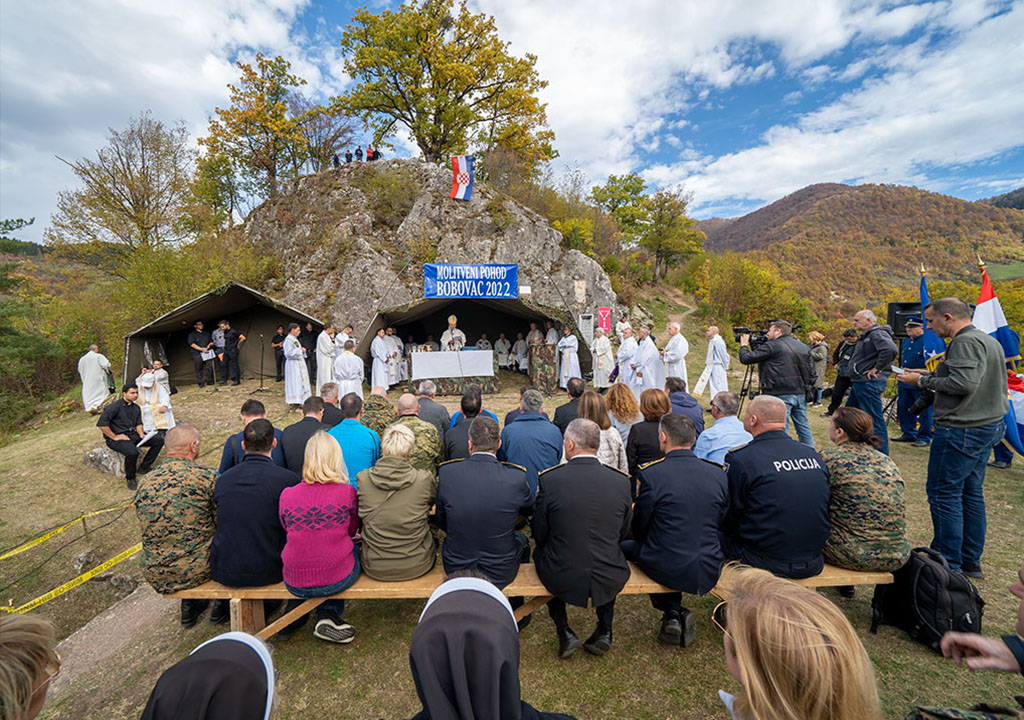 Dvadeset i prvi Molitveni dan za Domovinu Vrhbosanske nadbiskupije i Devetnaesto hodočašće na Bobovac katolika pripadnika Ministarstva obrane, Oružanih i redarstvenih snaga BiH upriličeni su u subotu 22. listopada
nedjelja.ba/hr/vijesti/bih…