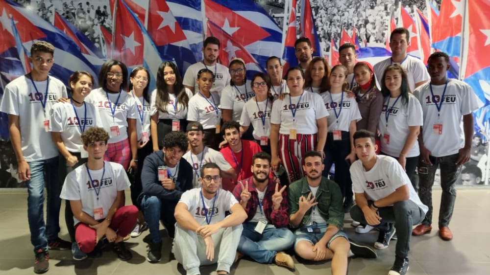 feu_uci's tweet photo. Delegados del #XCongresoFEU visitan @centrofidel y @MemoriaDenuncia.
Seguimos #RevolucionandoLaFEU
@universidad_uci 
@FeuCuba https://t.co/6KIY5UfK50