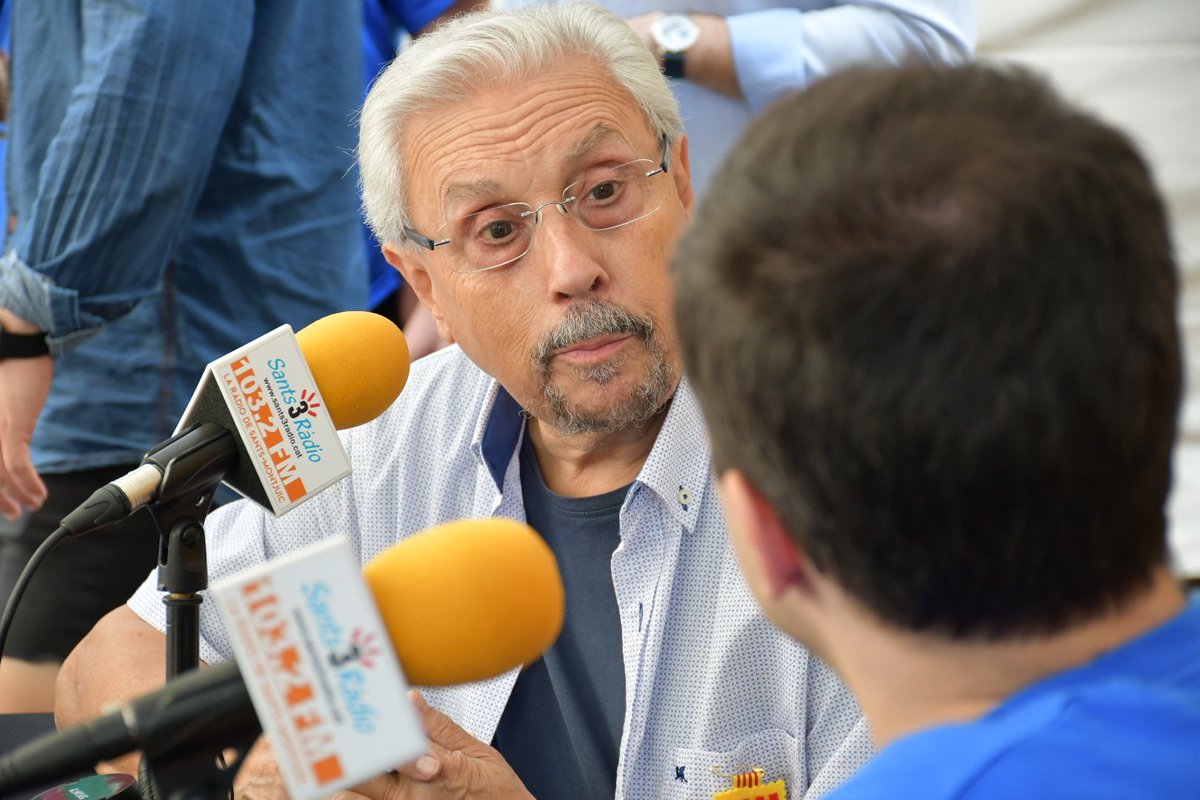 sants3radio's tweet photo. Avui celebrem la fira de comerç #Tradicat al @CarrerdSants🌞, amb les botigues al mig del carrer i les actuacions de @GegantsdeSants, sardanes, bastoners, @esbartciutatcom, @banda_majorets, @GonzaloPerales i l'estudi de #Sants3Ràdio.📻 Us hi esperem! https://t.co/5rjXPF8s55
