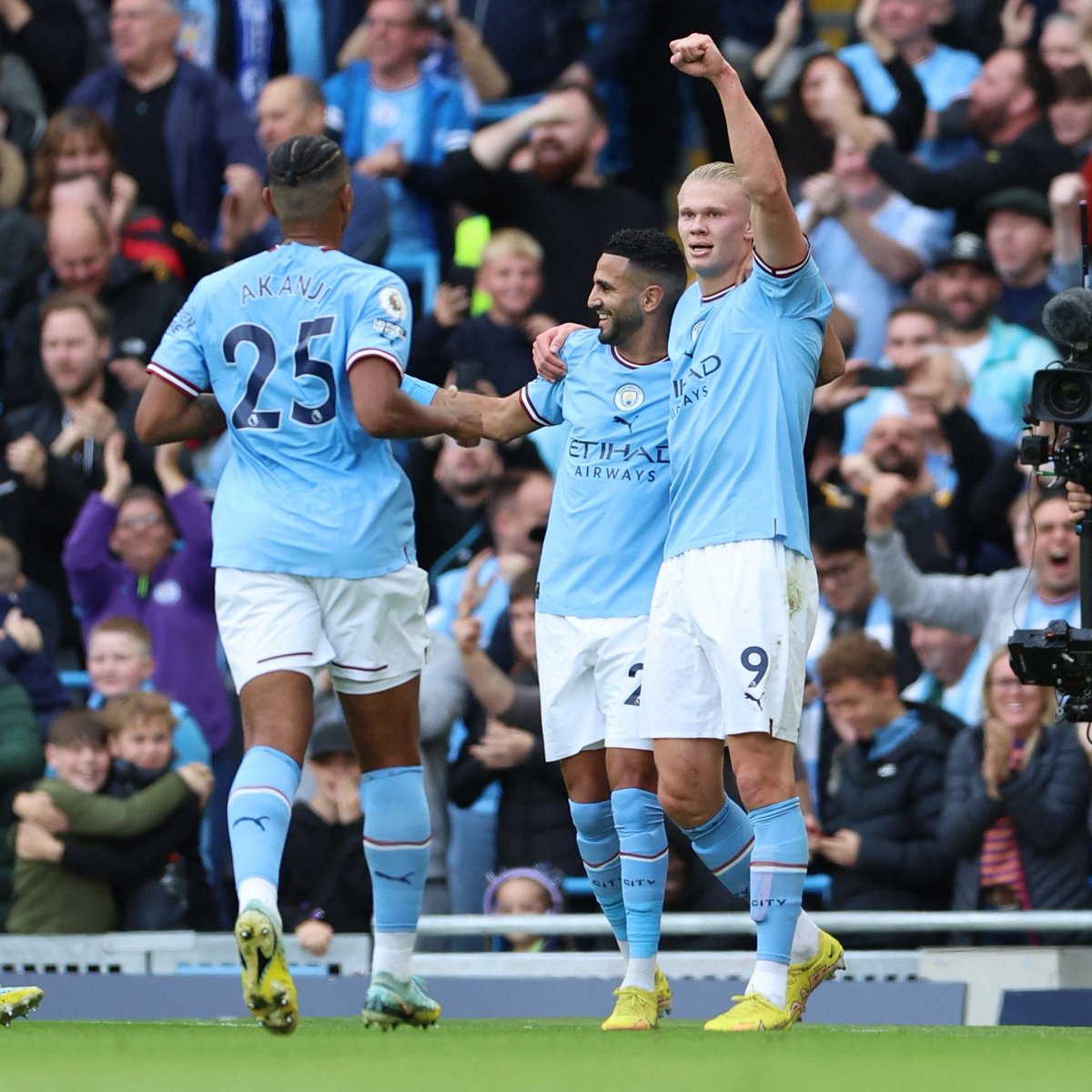 demarkesports's tweet photo. İY | Manchester City 2-0 Brighton

⚽ 21' Haaland
⚽ 43' Haaland (P) https://t.co/QQDbFetklj