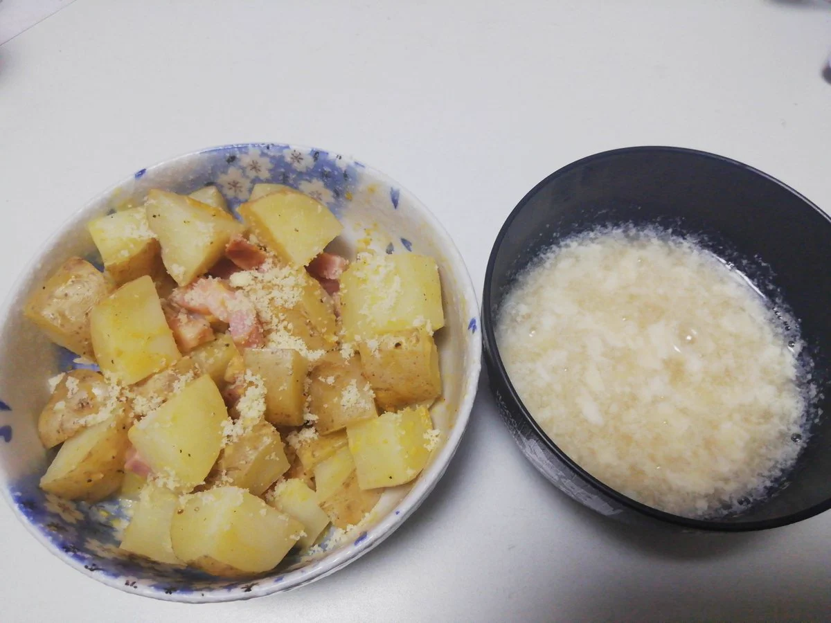 ささっと作ってみた
芽は取って皮はそのまま
卵白はスープに😊  