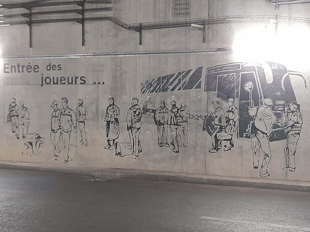 CCSeniorTrips's tweet photo. Stade de France! #CCSeniortrips #CCMFL #CCFrench https://t.co/qTm6L5fuE2