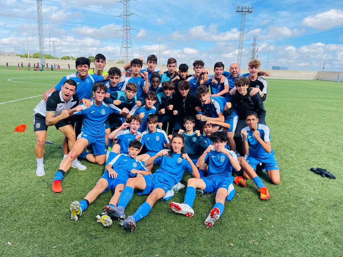 FuenlaCantera's tweet photo. 🌱 CADETE | Nuestro Cadete B suma tres puntos tras vencer 2-0 al Villaverde 😍 

¡VAMOOOS! 💪💙 https://t.co/sqjXKXivtt