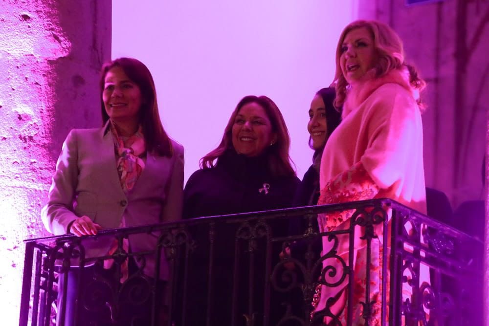 Por nosotras, porque somos muy valiosas: #TócateQuito.
 
Muchas gracias Primera Dama <a href="/MLAlcivar/">MaLourdes de Lasso</a> y <a href="/PolyUgarteG/">Poly Ugarte</a> por impulsar una campaña tan hermosa e importante por la prevención del #CáncerDeMama. Una iniciativa que salva a miles de mujeres. Todo mi apoyo a esta causa.