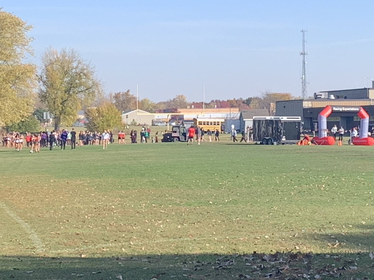 IHSA Morris Cross Country Regional 2022 on a beautiful fall day! Let’s go @MCHSXC