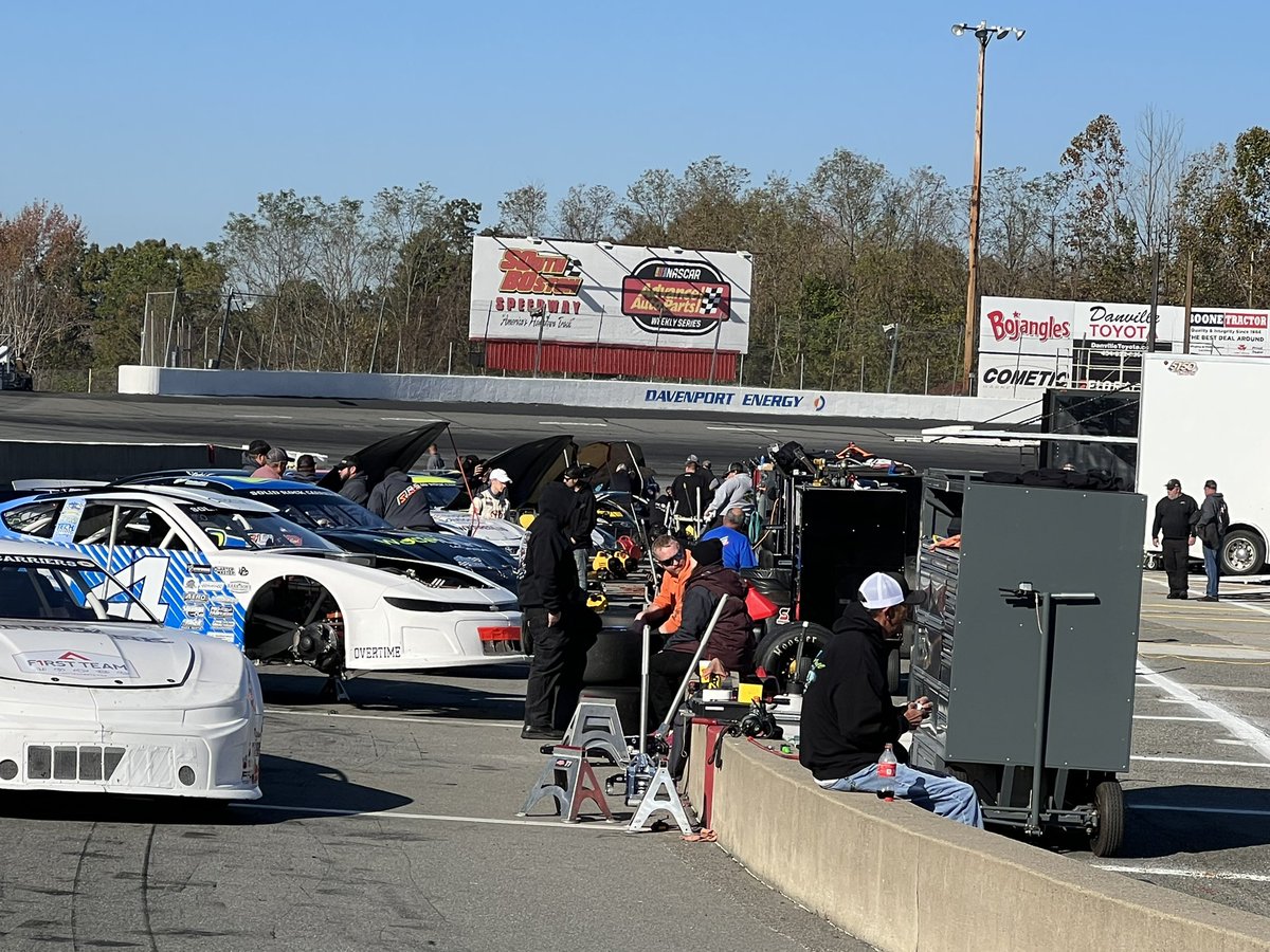 Race22_Radio's tweet photo. Teams are busy getting things ready for pre qualifying tech
@CARSTour @SoBoSpeedway57
๐๏ธ Gates open at NOON ET
โฐ Qualifying at 12:15 PM ET
๐๏ธ Fanfest at 1:15 PM ET
๐ฉ Green flag at 3 PM ET
๐บ https://t.co/2T9WvyxxCM | https://t.co/3kuGMr6VjB
#CarsTour
#Commonwealth225 https://t.co/P9KPrNoVW7
