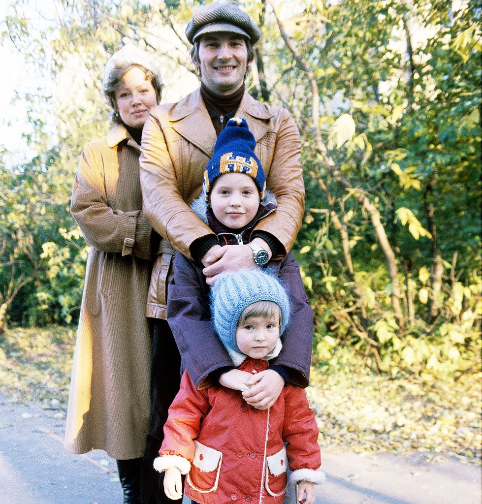 СССР. 1980 год.
Владислав Третьяк с женой Татьяной и детьми.