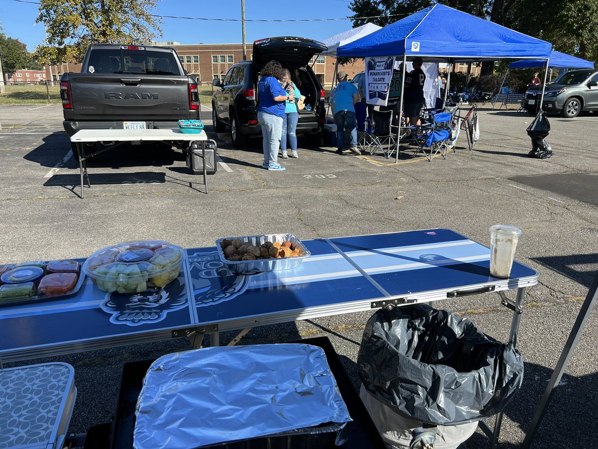 3GWilliams's tweet photo. GAMEDAY! @ODUMonarchists tailgate getting fired up. Let’s go #ODU #BlueLot https://t.co/kfH6PgFVY9