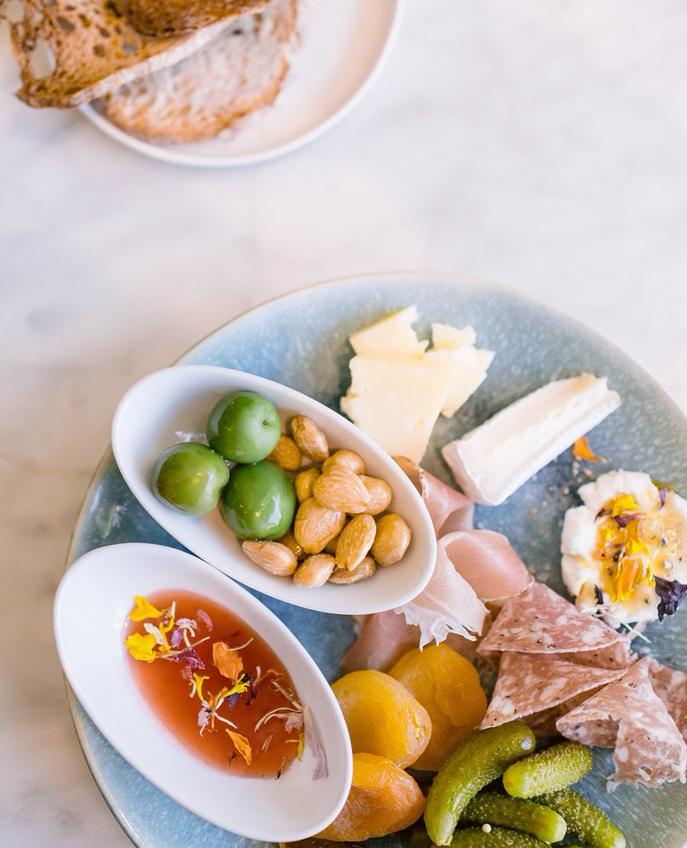 😋 Today feels like a nosh day. 

Whatever your plans, stop by and grab some something tasty - and some wine to accompany! #Trova #dallaswinebar