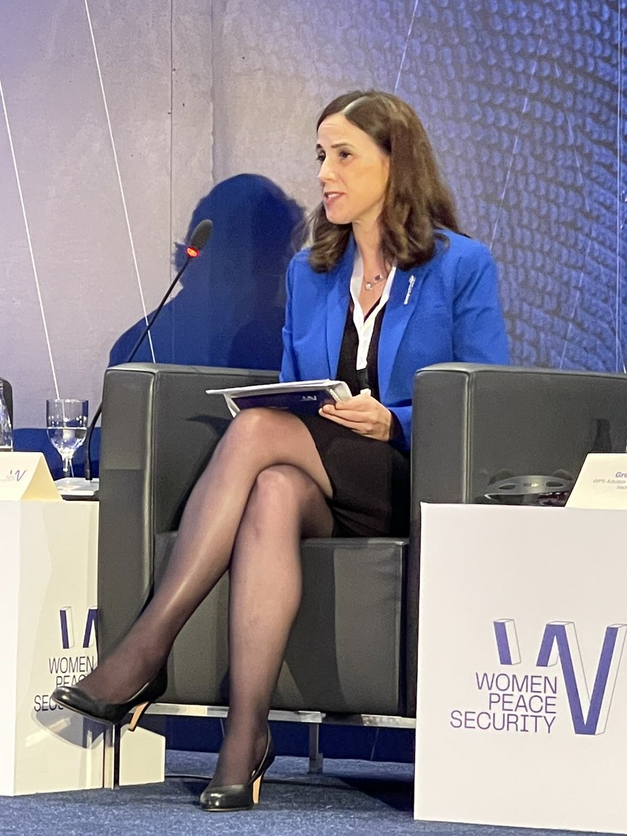 “We should insist on women’s meaningful participation in all peacemaking, peacekeeping and peacebuilding efforts.”
- Jo-Anne Bishop, <a href="/unwomeneca/">UN Women Europe & Central Asia</a>, Deputy Regional Director a.i. at the conference "Women, Peace and Security: Partnerships for Sustainable Peace" in Pristina.