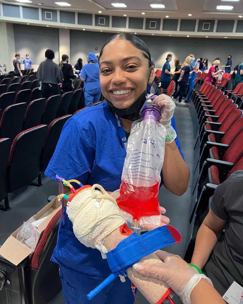 EnvisionByWS's tweet photo. "Iโve always wanted to do something medicine related since Iโve been little so by getting able to be a part of something like this really means a lot." #MakeADifferenceDay โ๏ธ
๐ธ Instagrammer tatiimarie1
๐ NYLF: Advanced Medicine & Health Care
#envisionexperience #AdvancedMed https://t.co/rizAgP711E