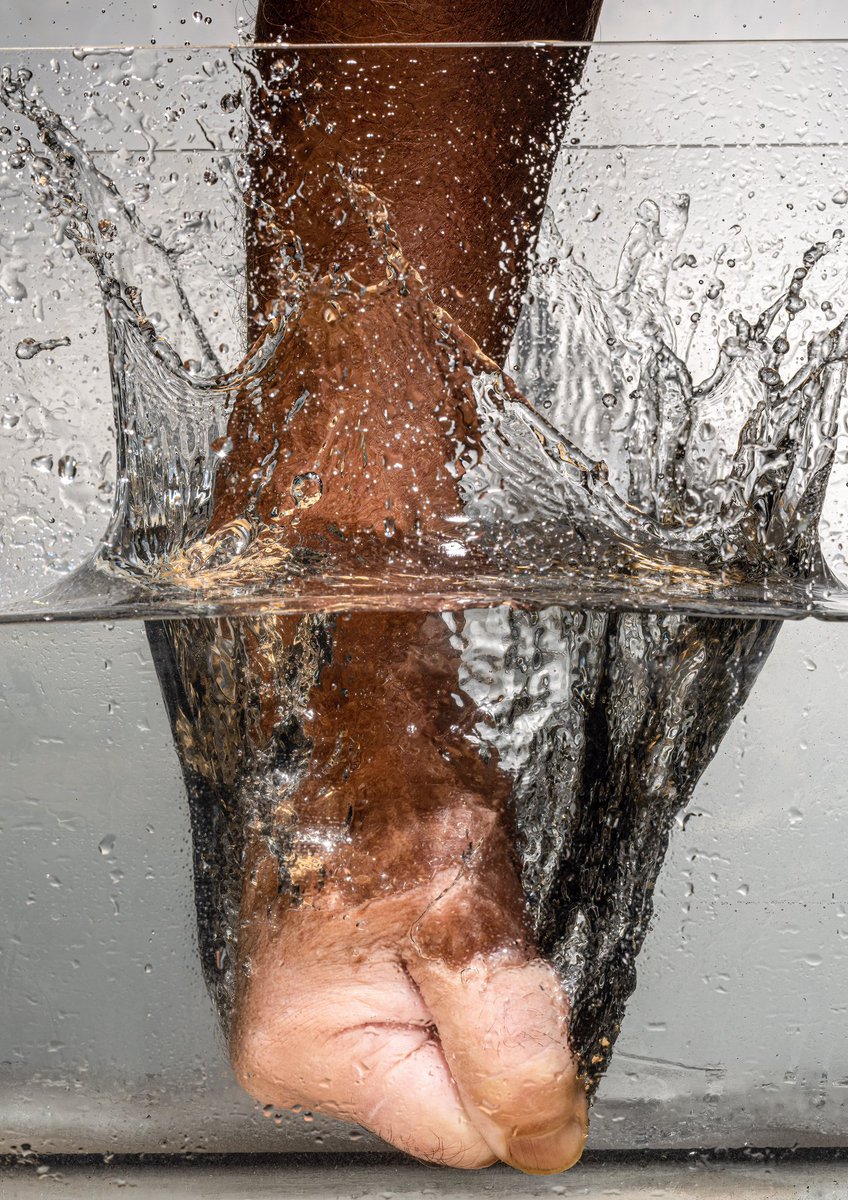 OtleyCameraClub's tweet photo. Today the club had a Splash! photo session. 

3 techniques with flash photography.  

#Otley #Photography https://t.co/1tgFOe1O0n