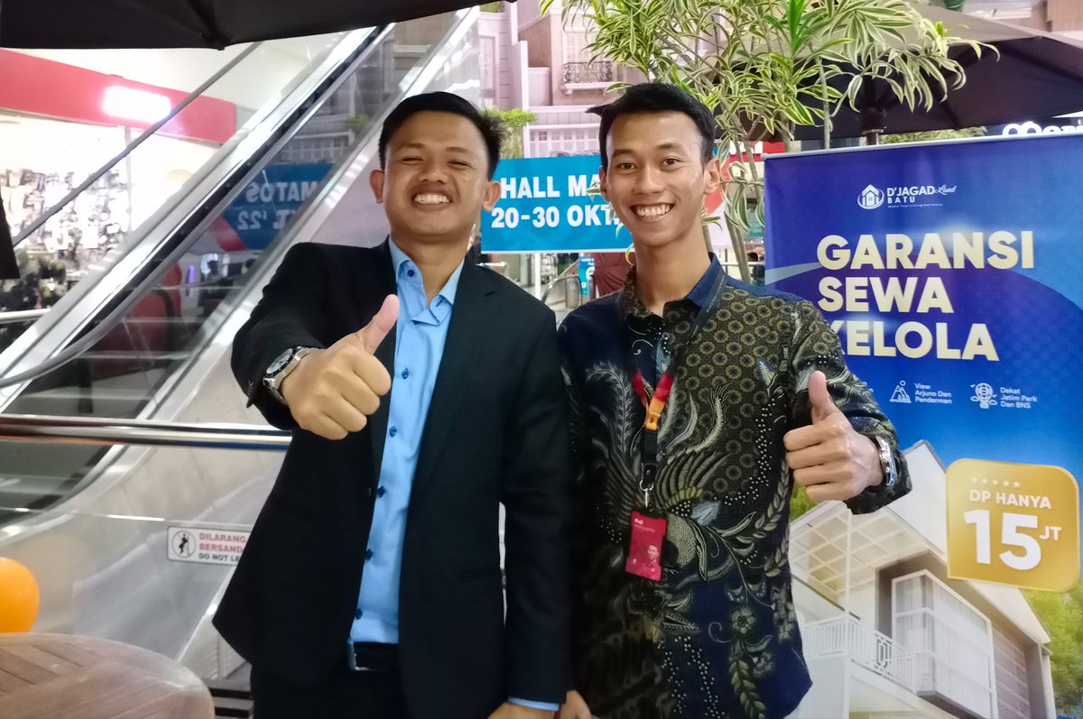 pujihariyanto_'s tweet photo. Hidup memang kejutan, 4 tahun silam, siapa sangka membawa kita kembali bertemu dengan orang yang dulu kita bareng. Sekarang bareng di tempat kerja yang sama. @KhoiruddinID https://t.co/p2pnYzQt10