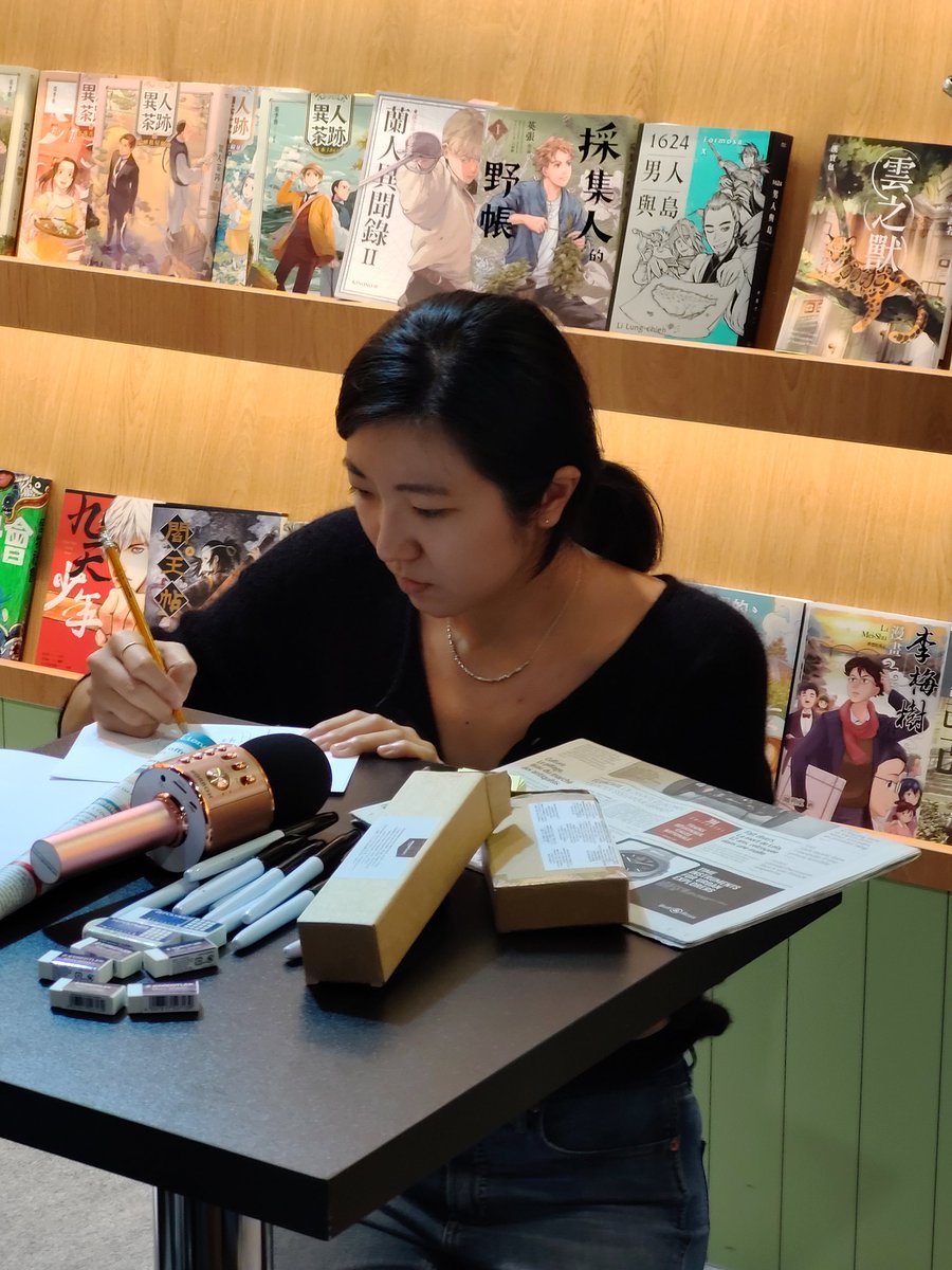 JTIDTG's tweet photo. Thank you to @toonsbystellina for teaching us to draw political cartoons at #FrankfurterBuchmesse https://t.co/0tyWRfXUv8