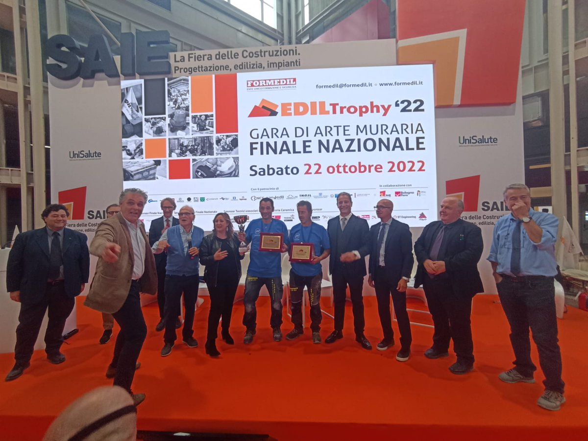 filcacisllazio's tweet photo. Gli operai di #Frosinone 👏👏👏 della categoria #Senior vincono la finale Nazionale, di arte muraria #Ediltrophy 2022 a Bologna. @FilcaCisl @EsefCpt @Formedil @StefanoMacale. https://t.co/5dnGRz5MxQ